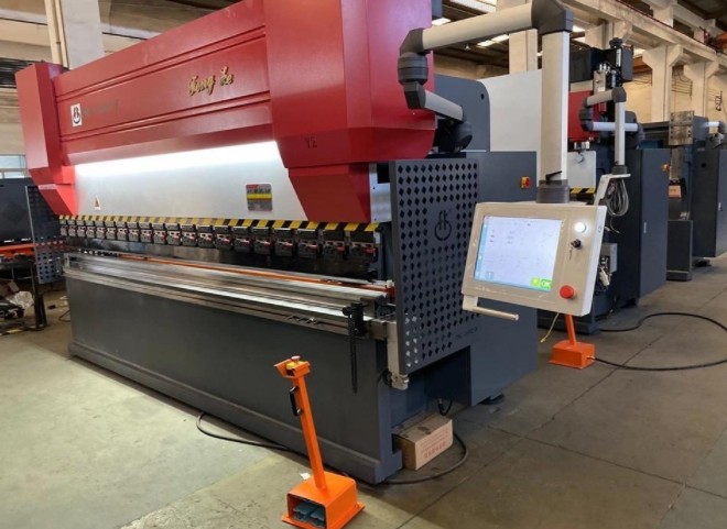 智能而彎，馭效而成：豐科機(jī)械數(shù)控折彎?rùn)C(jī)助力精密鈑金加工領(lǐng)域? 